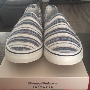 Tommy Bahamas slip on shoe